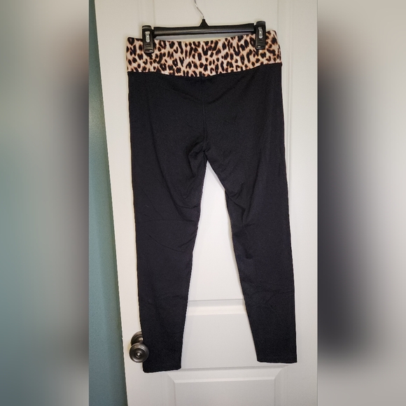Victorias Secret Leopard High Waist Pink Leggings - Picture 2 of 3